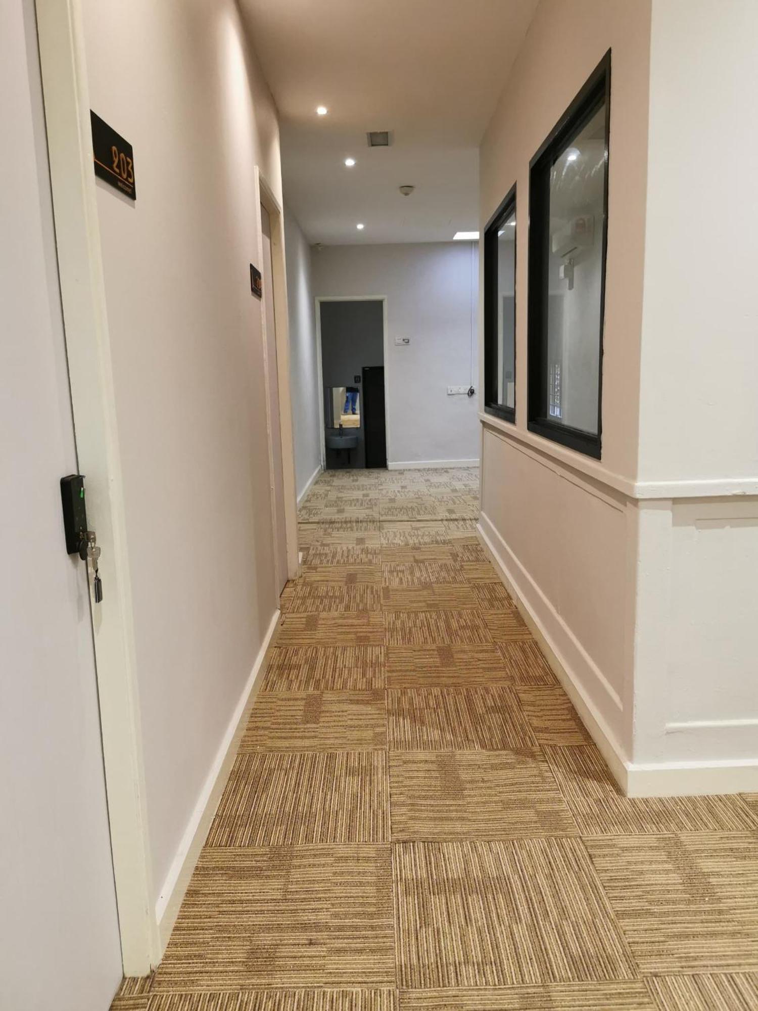 קואלה לומפור Autumn Guesthouse'S Near Jalan Alor Bukit Bintang מראה חיצוני תמונה