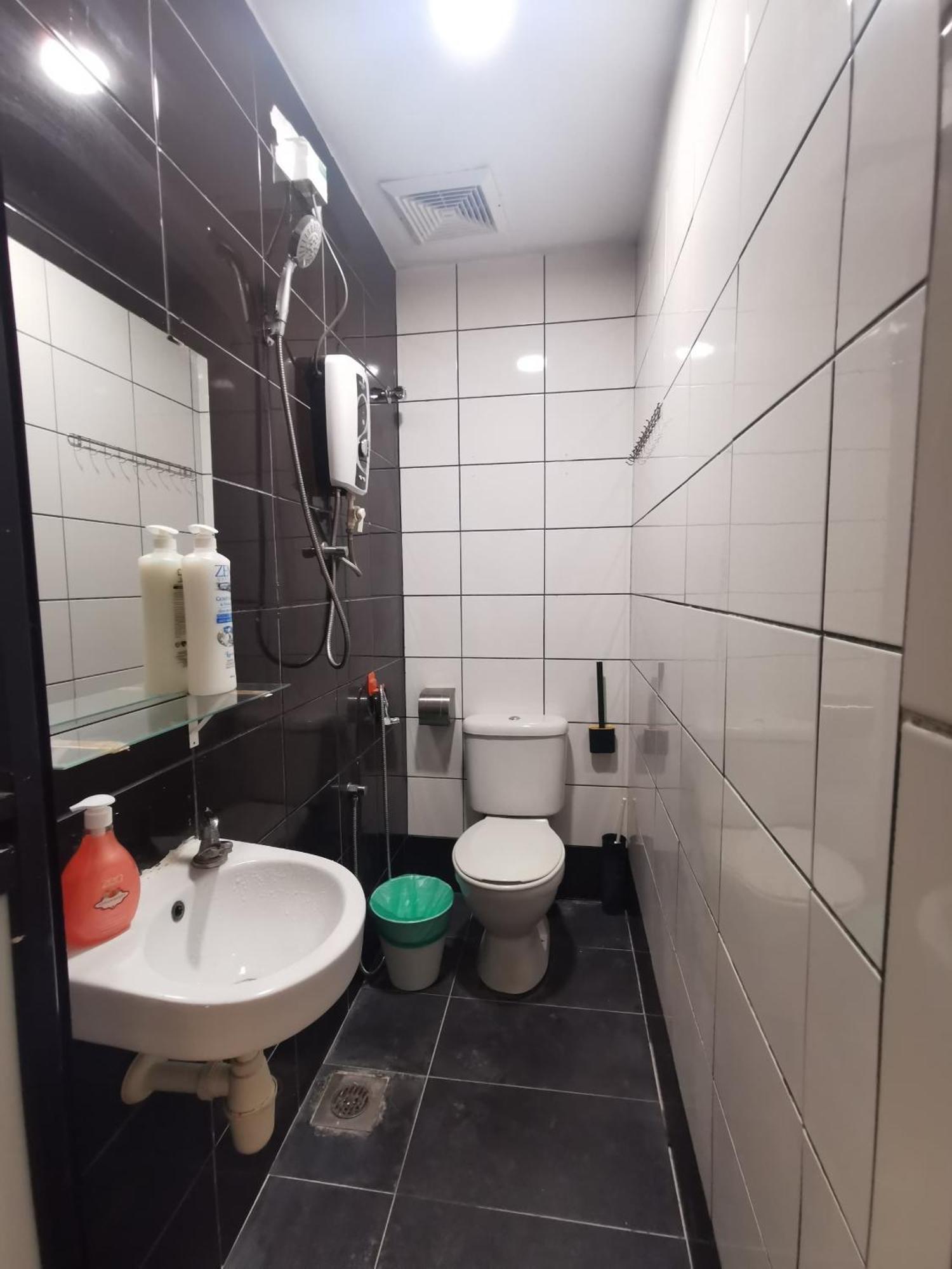 קואלה לומפור Autumn Guesthouse'S Near Jalan Alor Bukit Bintang מראה חיצוני תמונה