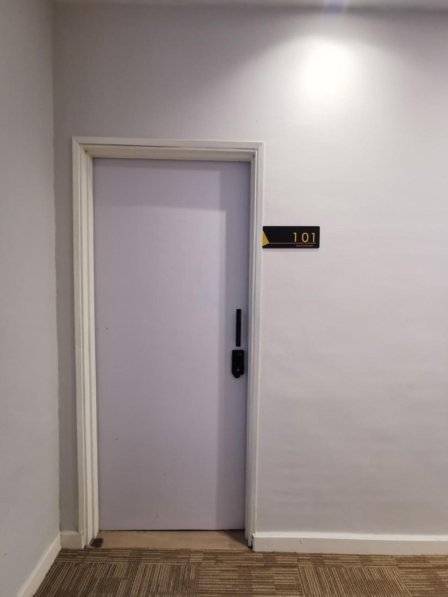 קואלה לומפור Autumn Guesthouse'S Near Jalan Alor Bukit Bintang מראה חיצוני תמונה