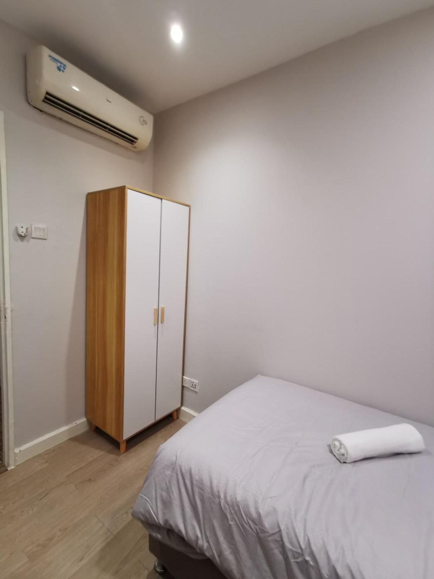 קואלה לומפור Autumn Guesthouse'S Near Jalan Alor Bukit Bintang מראה חיצוני תמונה